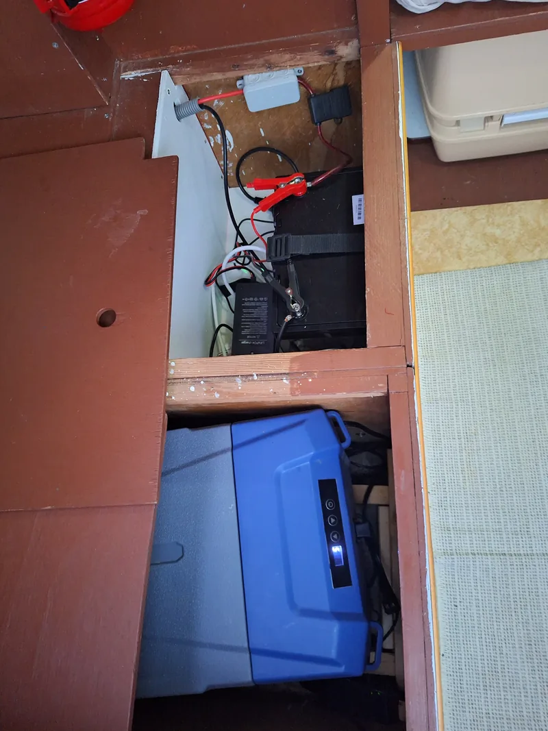 LiFePO4 battery and the electric fridge